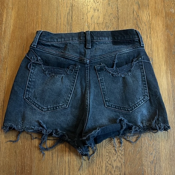 Abercrombie and Fitch Ultra High Rise Mom Short Black Denim - Picture 3 of 3